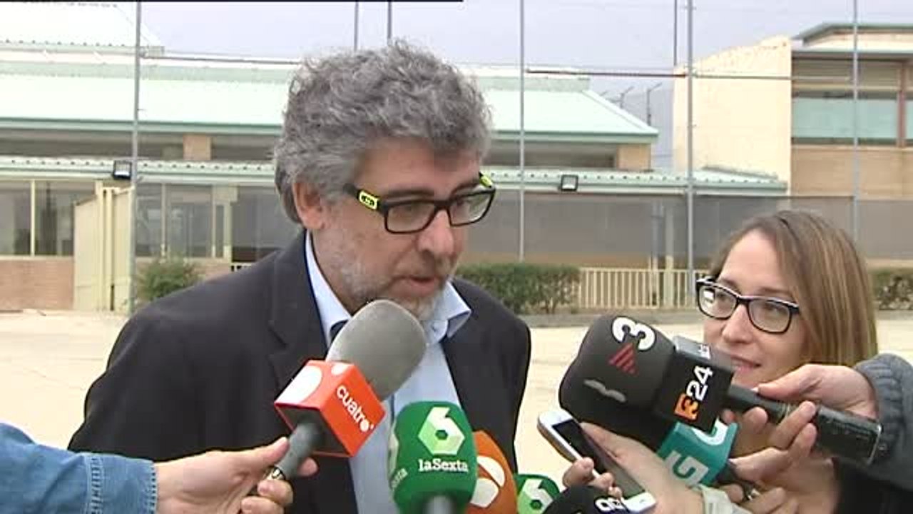 Sánchez y Cuixart mandan un mensaje de "serenidad" desde la prisión a través de sus abogados