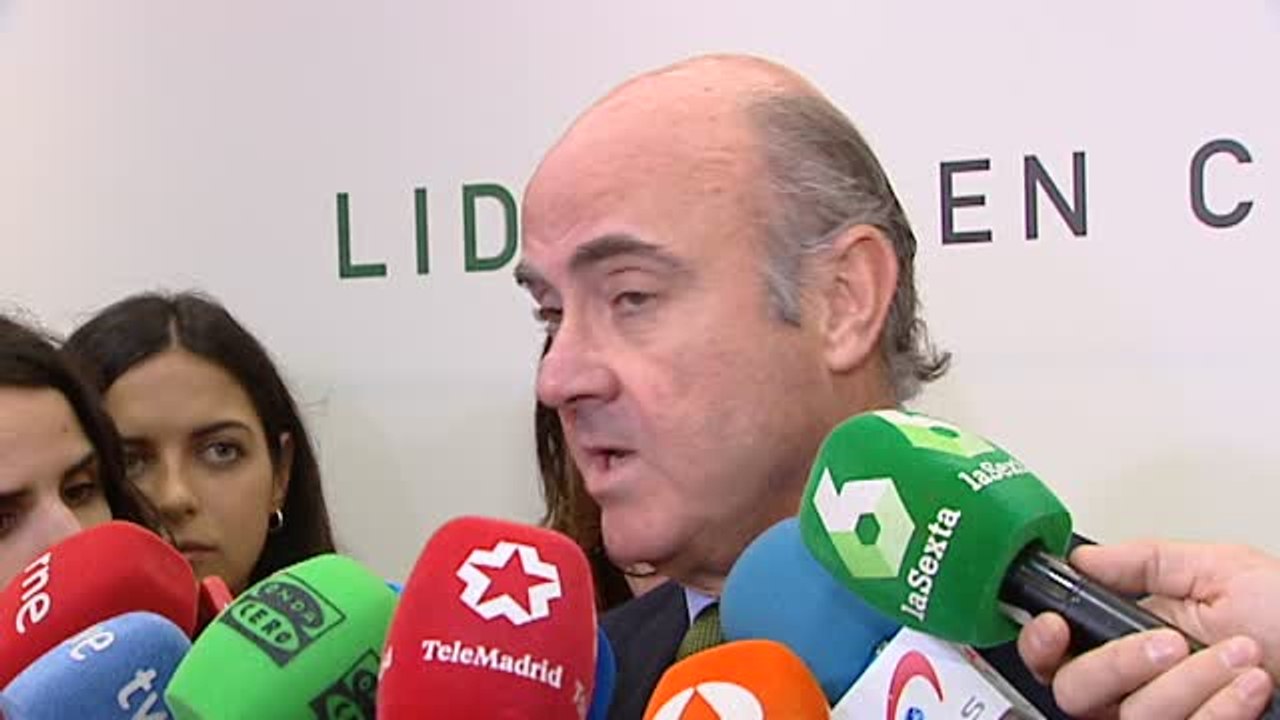 De Guindos achaca al 'conflicto catalán' una mayor desaceleración económica