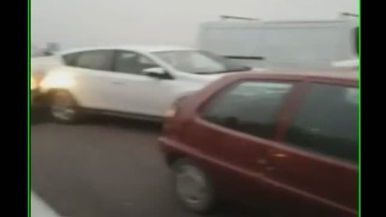 Trágico choque en cadena por la niebla y la curiosidad de los conductores en Galisteo (Cáceres)