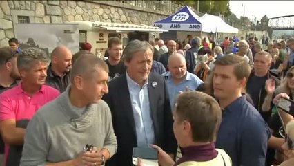 Un magnate investigado por fraude, favorito a primer ministro checo