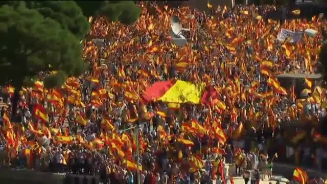 Miles de personas se manifiestan en Colón por la unidad de España