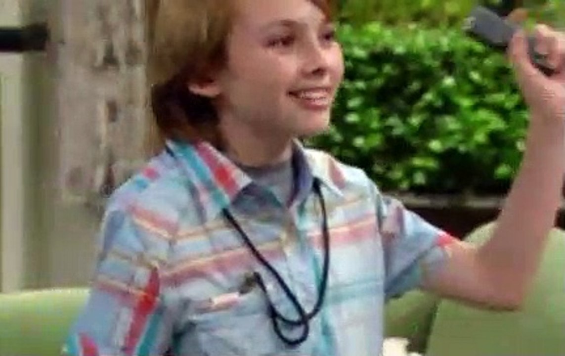 The Haunted Hathaways S01E10 Haunted Interview