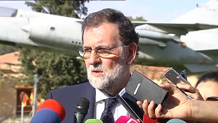 Rajoy y Cospedal dan el pésame a la familia del piloto fallecido tras estrellarse con un Eurofighter