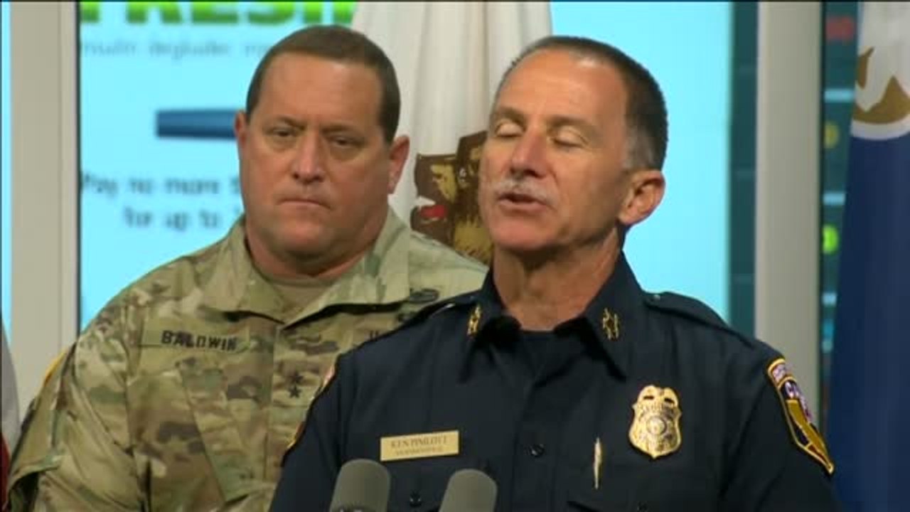 Declarado el estado de emergencia en California tras avivarse los 15 fuegos que devoran el norte