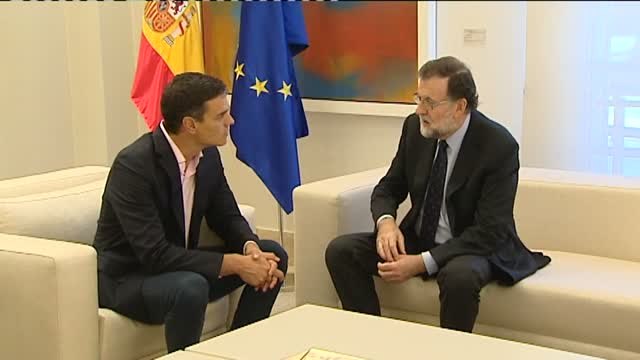 Sánchez apoya a Rajoy y pacta con él una reforma constitucional