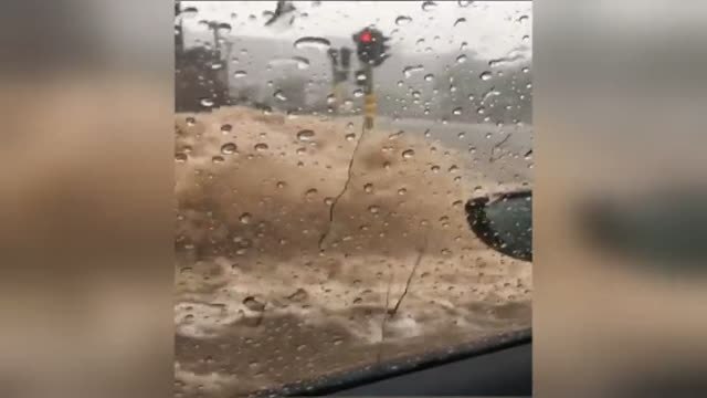 Fuerte tormenta causa importantes destrozos en Johannesburgo
