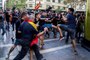 Grupos de ultras atacan la manifestación del 9 d&#039;Octubre en Valencia
