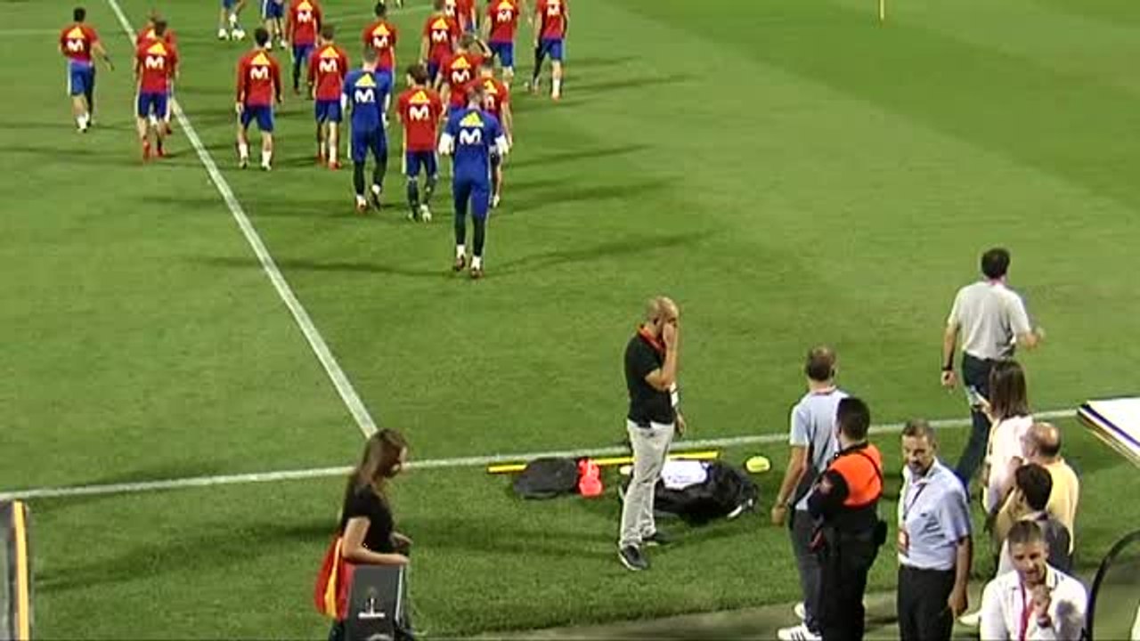 Ambiente festivo en el entrenamiento de la selección