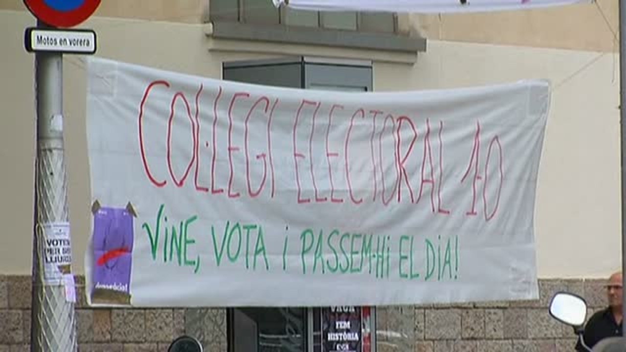 Los Mossos advierten que precintar colegios podría generar disturbios