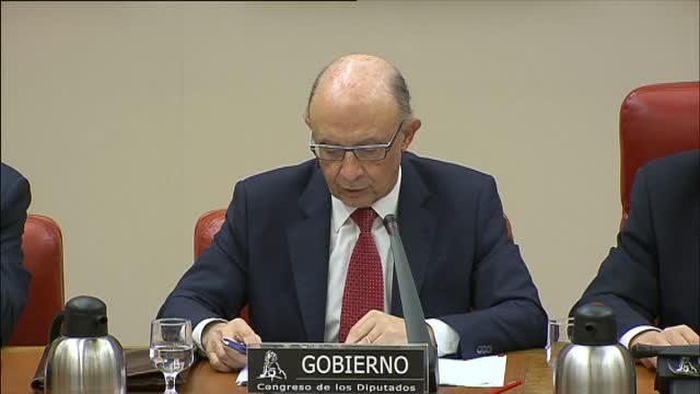 Montoro anuncia que el bloqueo de las cuentas de Cataluña se mantendrá de manera indefinida