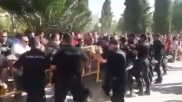 Dos detenidos y tres heridos en la protesta por las obras del AVE en Murcia