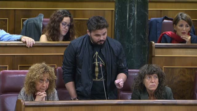 Rufián a Rajoy: Le pido y le exijo que saque sus sucias manos de las instituciones catalanas