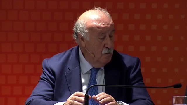 Del Bosque: Piqué ha sido siempre un compañero excelente y buen profesional