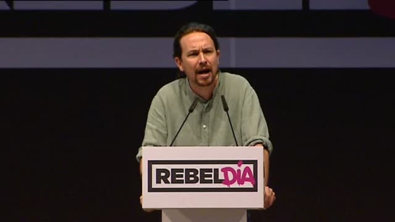 Pablo Iglesias: "¡Viva la fraternidad, viva la democracia, visca Catalunya y viva España!"