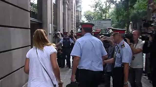 La Fiscalía ordena a los Mossos retirar las urnas del 1-0