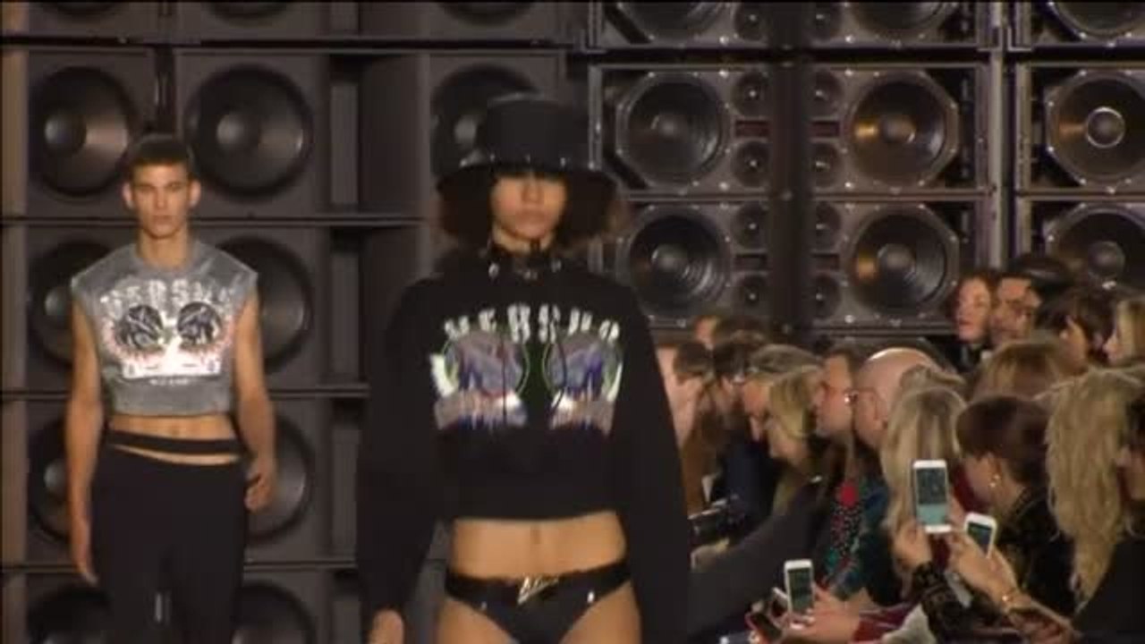 Donatella Versace presenta en Londres las nuevas propuestas de su línea Versus