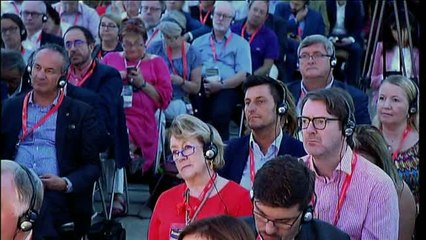 Pedro Sánchez critica a los "falsos patriotas" a quienes se esconden debajo de las banderas