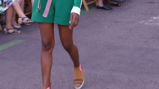El desfile de María Lafuente llena de color y sostenibilidad las madrileñas calles de La Latina
