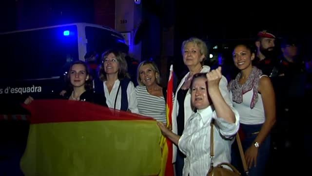 Cientos de ultraderechistas se manifiestan en Barcelona contra la independencia