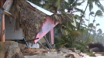 El huracán 'María' destroza playas y negocios a su paso por Punta Cana