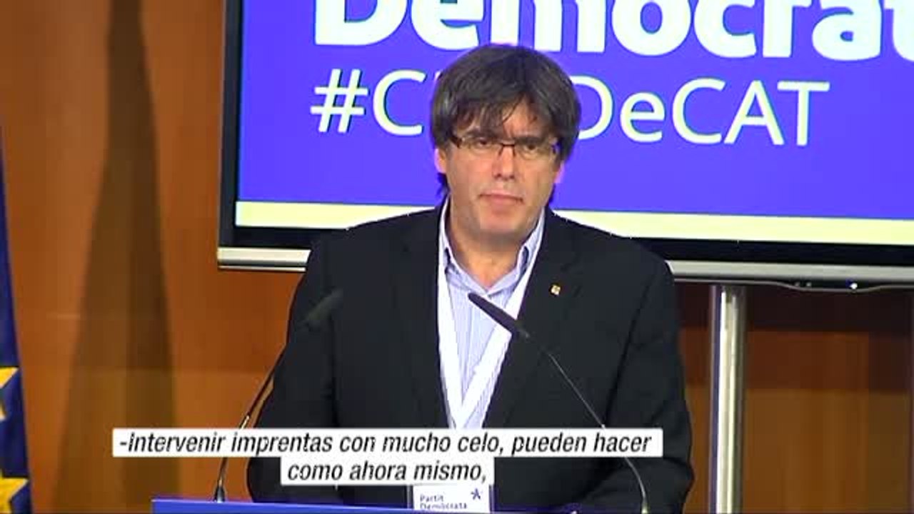 Puigdemont: "Contra más querellas y más amenazas envíen habrá más voluntarios"