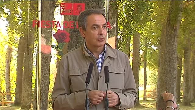 Zapatero tiende la mano a Rajoy para frenar el independentismo catalán