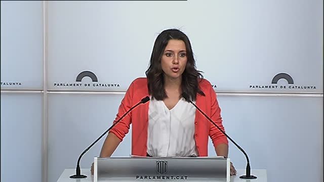 Arrimadas anuncia que intentará plantear una moción de censura al presidente Puigdemont