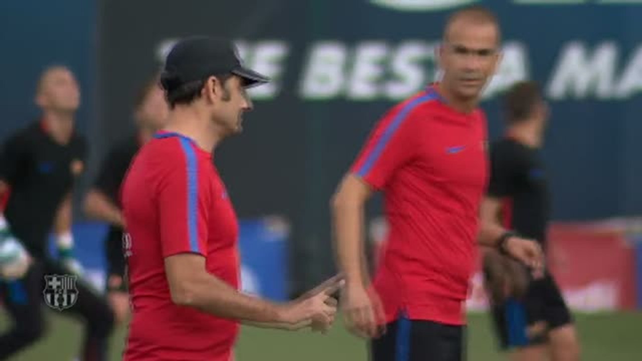 El FC Barcelona entrena con ganas de superar el bache
