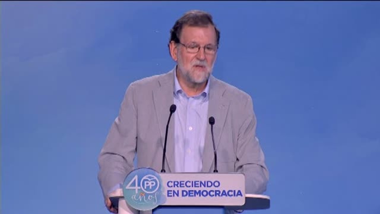 Rajoy: "En democracia no llega más lejos quien más corre, sino quien no se desvía del buen camino"