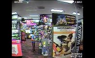 Un enfant de 7 ans essaie de stopper le braqueur d'un magasin de jeux vidéos