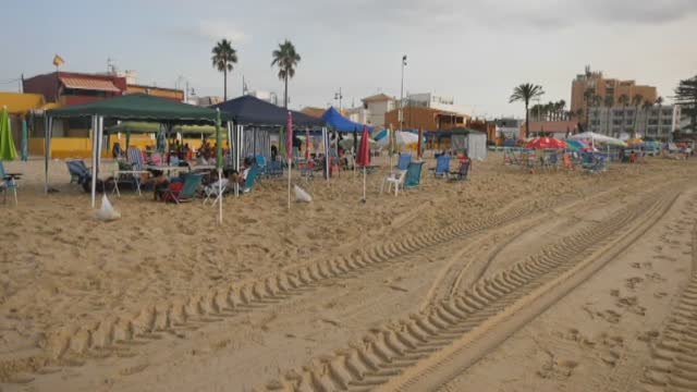 Miles de personas participan en la Romería de la Virgen de la Palma