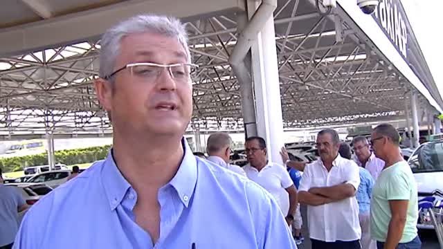 Más de 400 taxistas colapsan Málaga en el segundo día de huelga contra Cabify