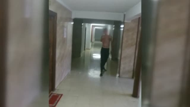 Un bloque de vecinos de Vigo vive atemorizado por los okupas