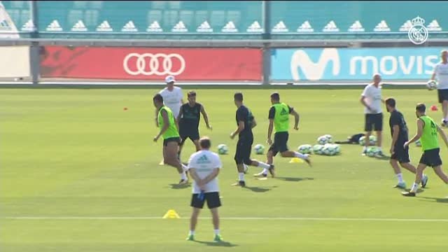 El Real Madrid vuelve a los entrenamientos tras conquistar la Supercopa de España