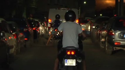 Rugidos de motor a la salida del hospital para despedir a Ángel Nieto