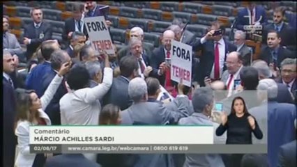 Protesta en el Parlamento brasileño contra Temer