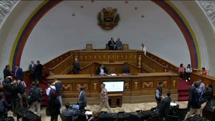 La oposición denuncia un asalto al Parlamento de Venezuela durante la madrugada