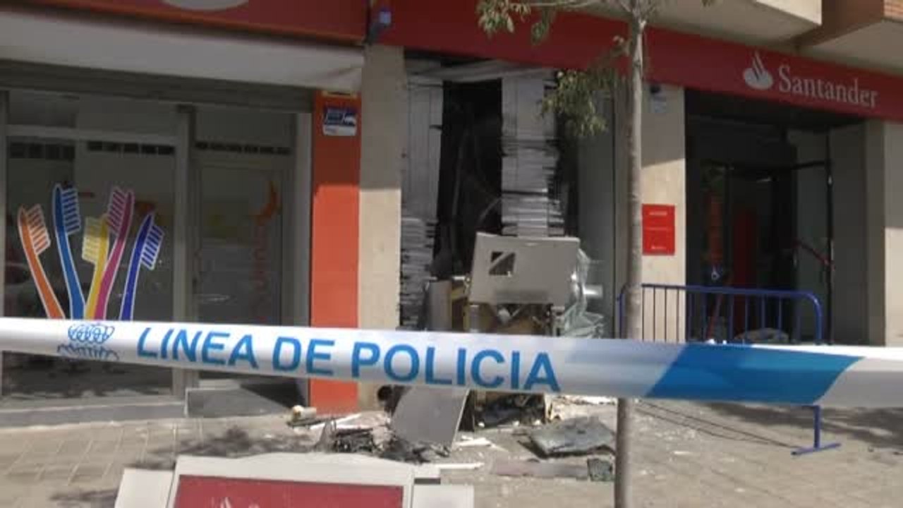 Revientan un cajero en Alicante y se llevan el cajetín del dinero