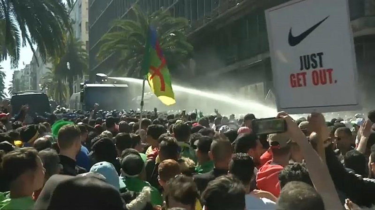 Präsidialamt: Bouteflika tritt im April zurück