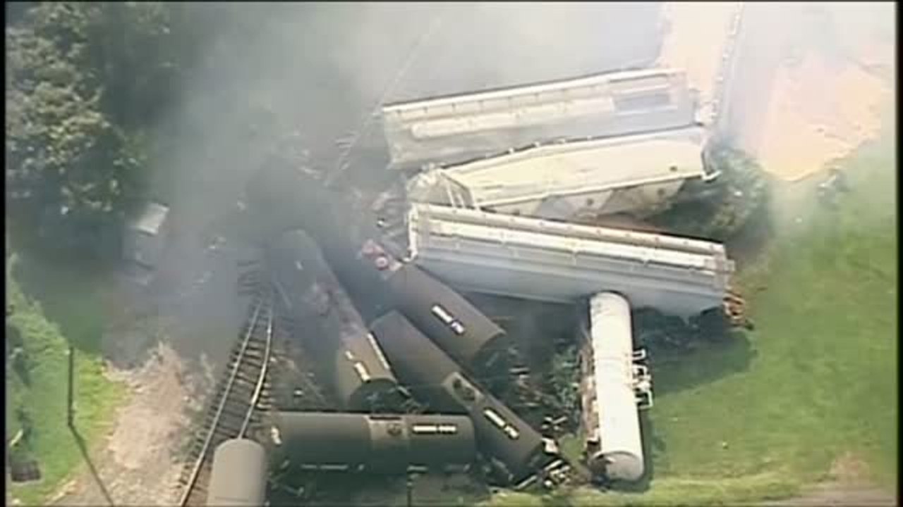Un tren descarrila y ocasiona un incendio en Pensilvania