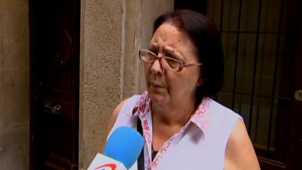 El turismo incívico y los alquileres vacacionales azotan la Barceloneta