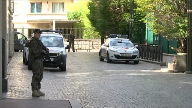 Seis militares heridos, dos de ellos graves, tras ser arrollados por un vehículo cerca de París