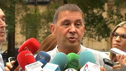 Otegi critica los ataques turísticos en Cataluña