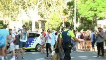 La policía amplía el cordón de seguridad en Las Ramblas