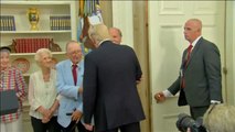 Trump recibe en la Casa Blanca a los supervivientes del ataque japonés a Pearl Harbor