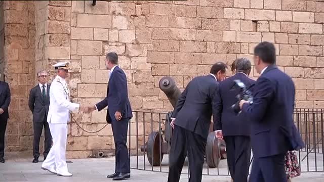 Tradicional recepción de los reyes en Palma a diversos representantes de la sociedad balear