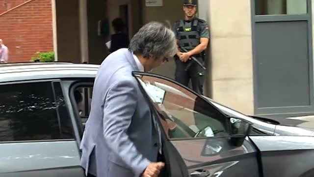 Dos altos cargos del Govern declaran ante la Guardia Civil por el referéndum