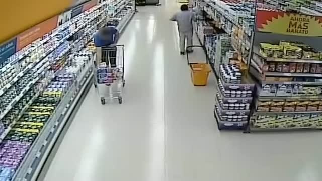 Detenido el ingenioso ladrón que robaba patas de jamón bajo la ropa