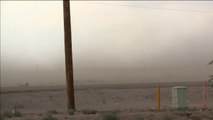 Fuertes ráfagas de viento propician tormentas de polvo en Arizona