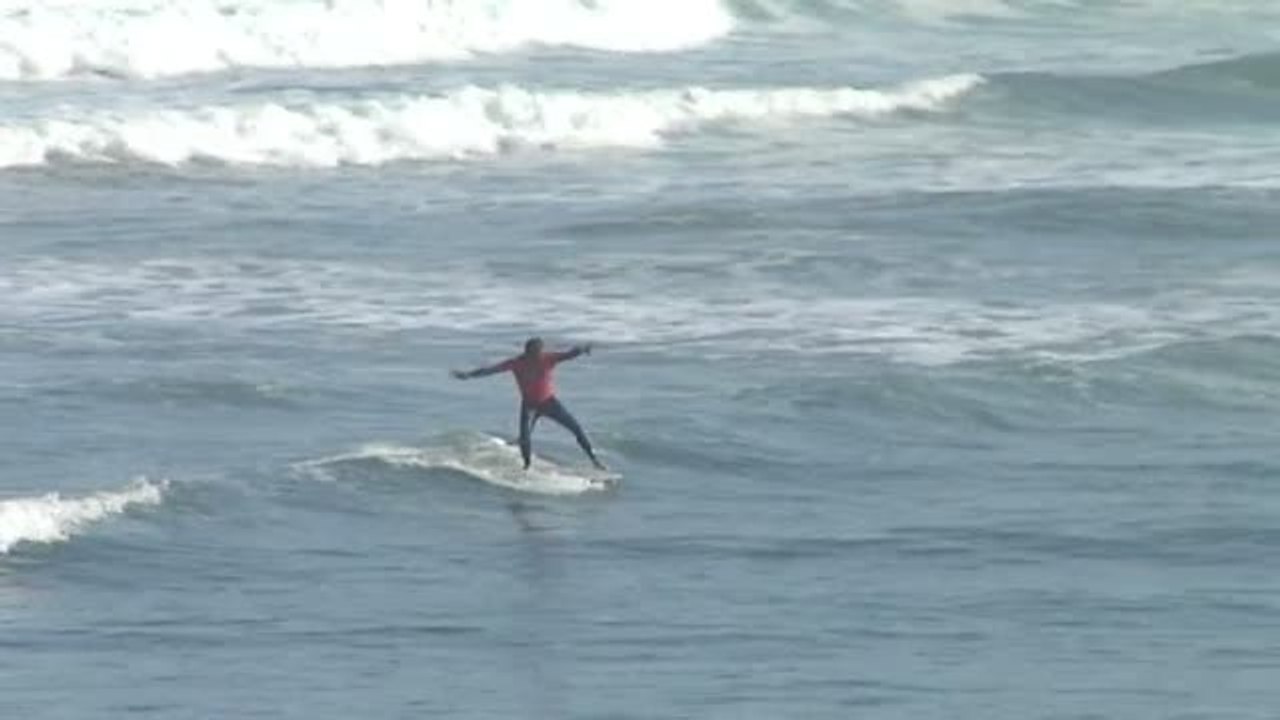 El surf y la música se dan cita en Salinas